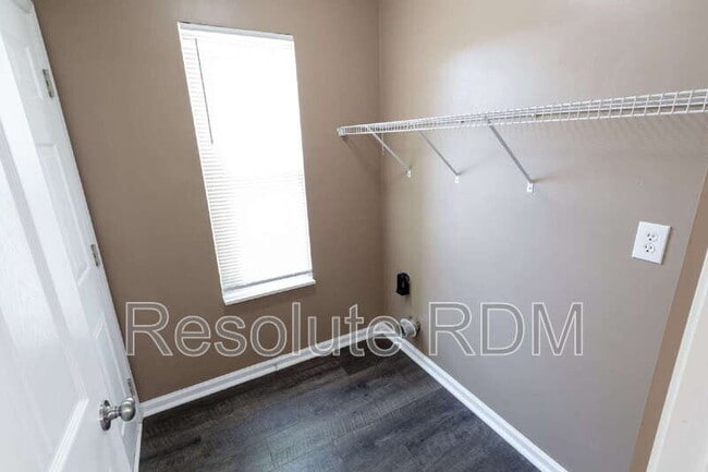 Building Photo - 9130 Allegro Dr
