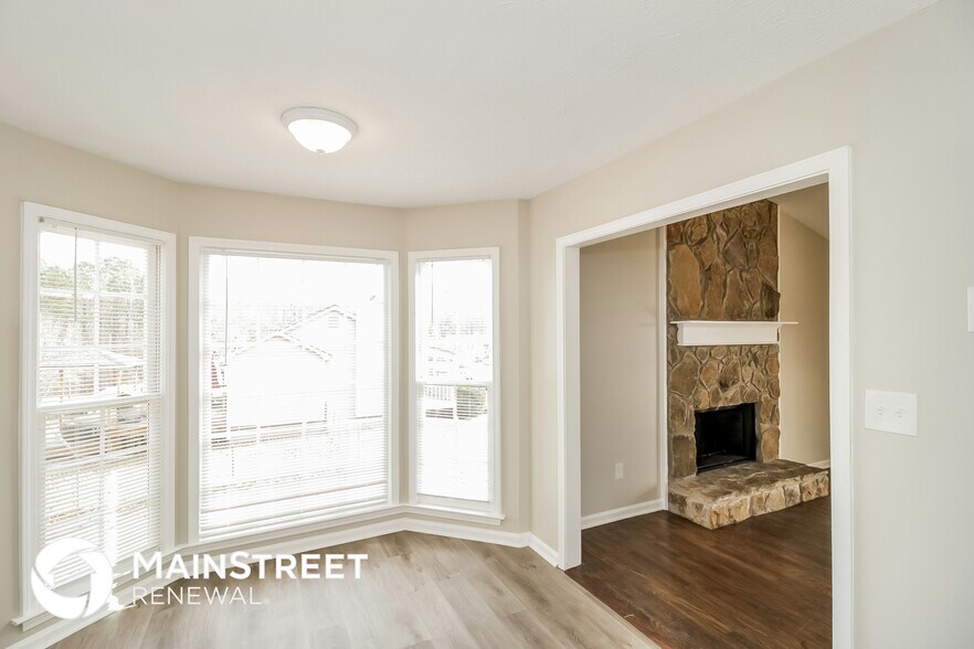 Building Photo - 33 Sweetwater Dr