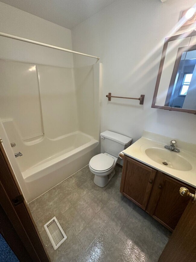 Building Photo - 806A E Jefferson St