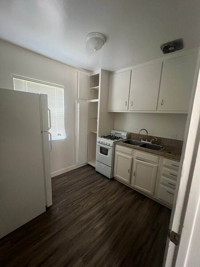 Building Photo - 267 S Madison Ave