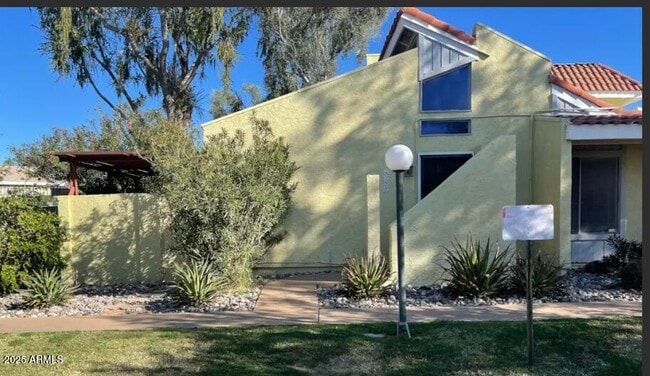 Primary Photo - 4722 N 10th Pl