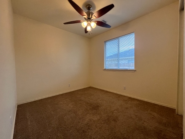 Building Photo - 162 Challenger