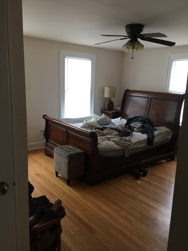 Building Photo - Spacious & Stylish 2BR Apartment - Prime W...