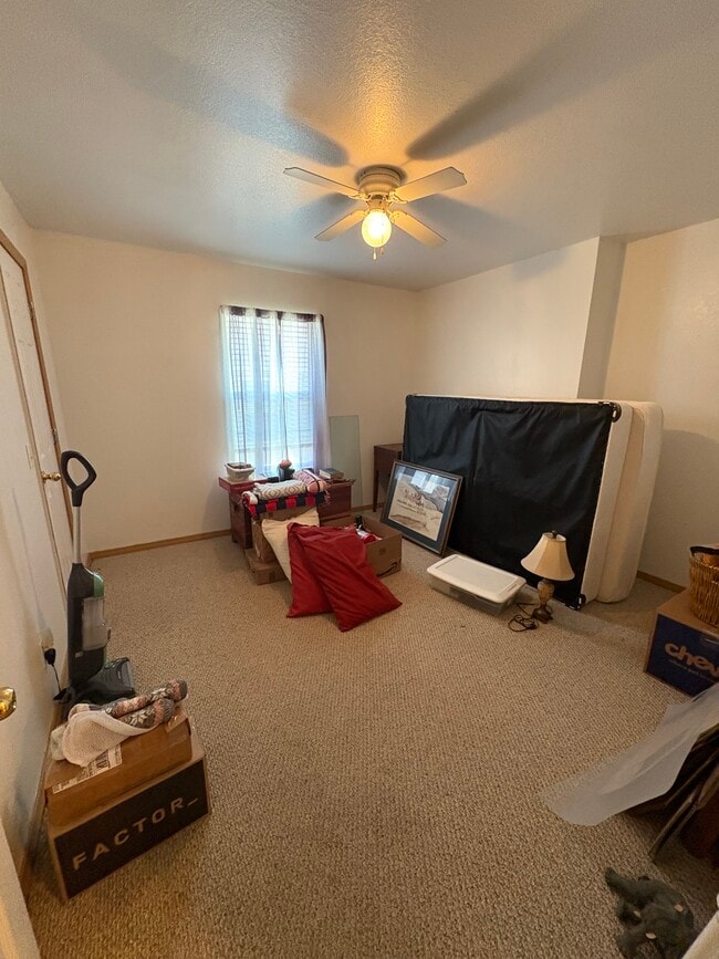 Building Photo - 725-727 Pinhook Drive