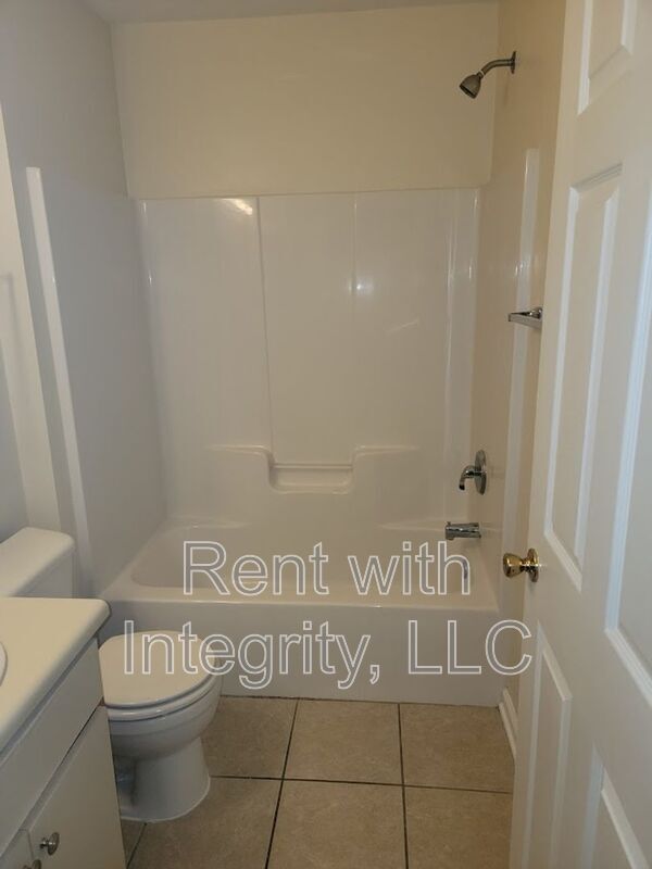 Building Photo - 1350 Castelnau Ct