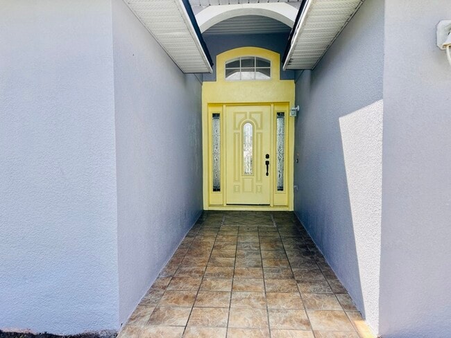 Building Photo - Beautifully Updated 3 bedroom 2 bath home ...