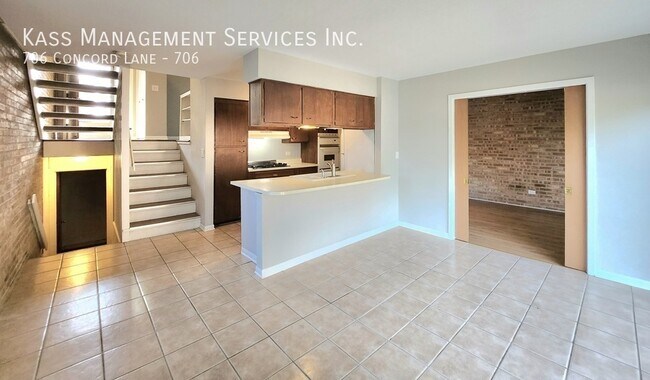 Building Photo - 706 Concord Ln