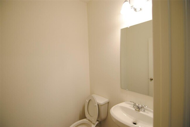 Building Photo - 1033 Lacebark Pne Ln