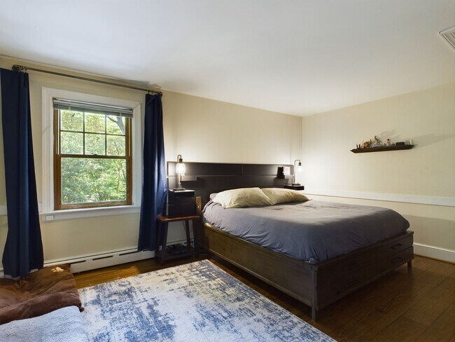 Building Photo - 5301 Bemiss Ct