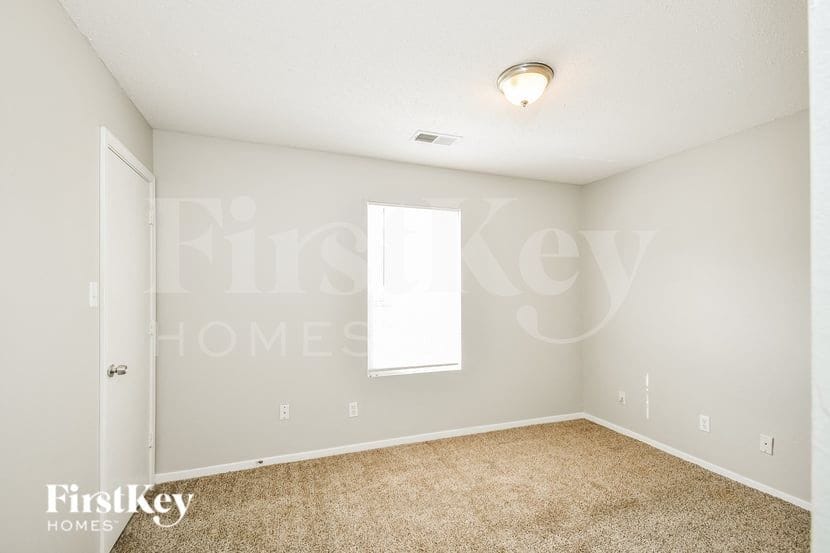 Building Photo - 4820 Royal Run Dr