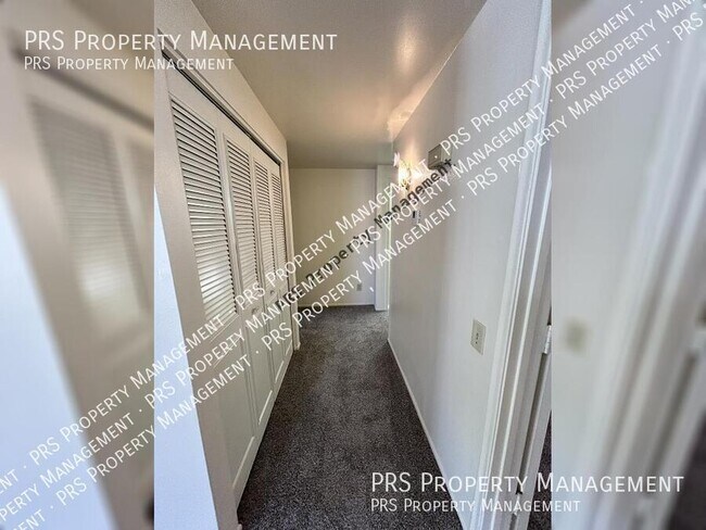 Building Photo - 2120 N Yucca Ct