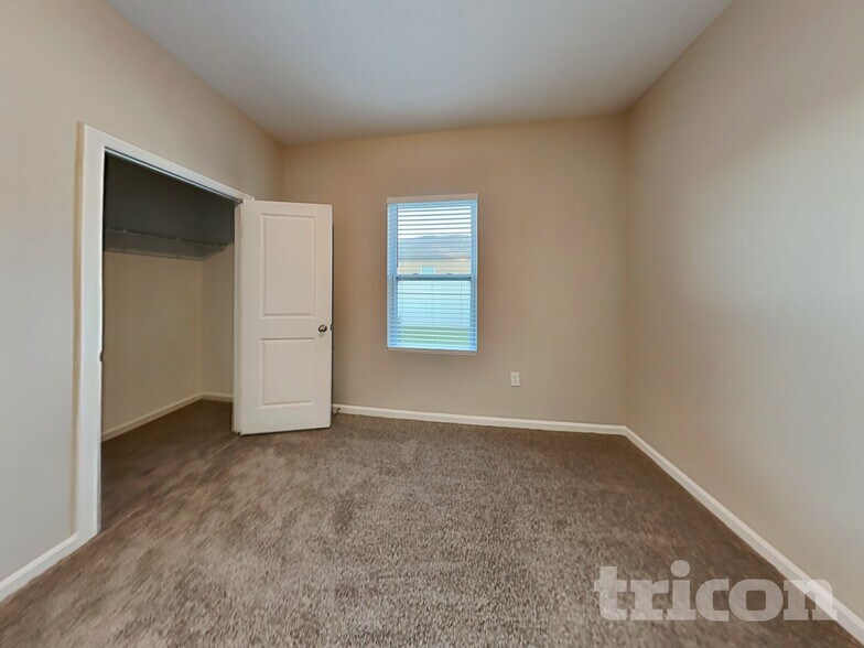 Building Photo - 16435 Winding Blossom Dr