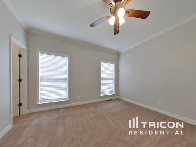 Building Photo - 3125 Hidden Creek Dr