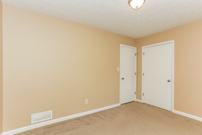 Building Photo - 520 Gregory Manor Dr SW