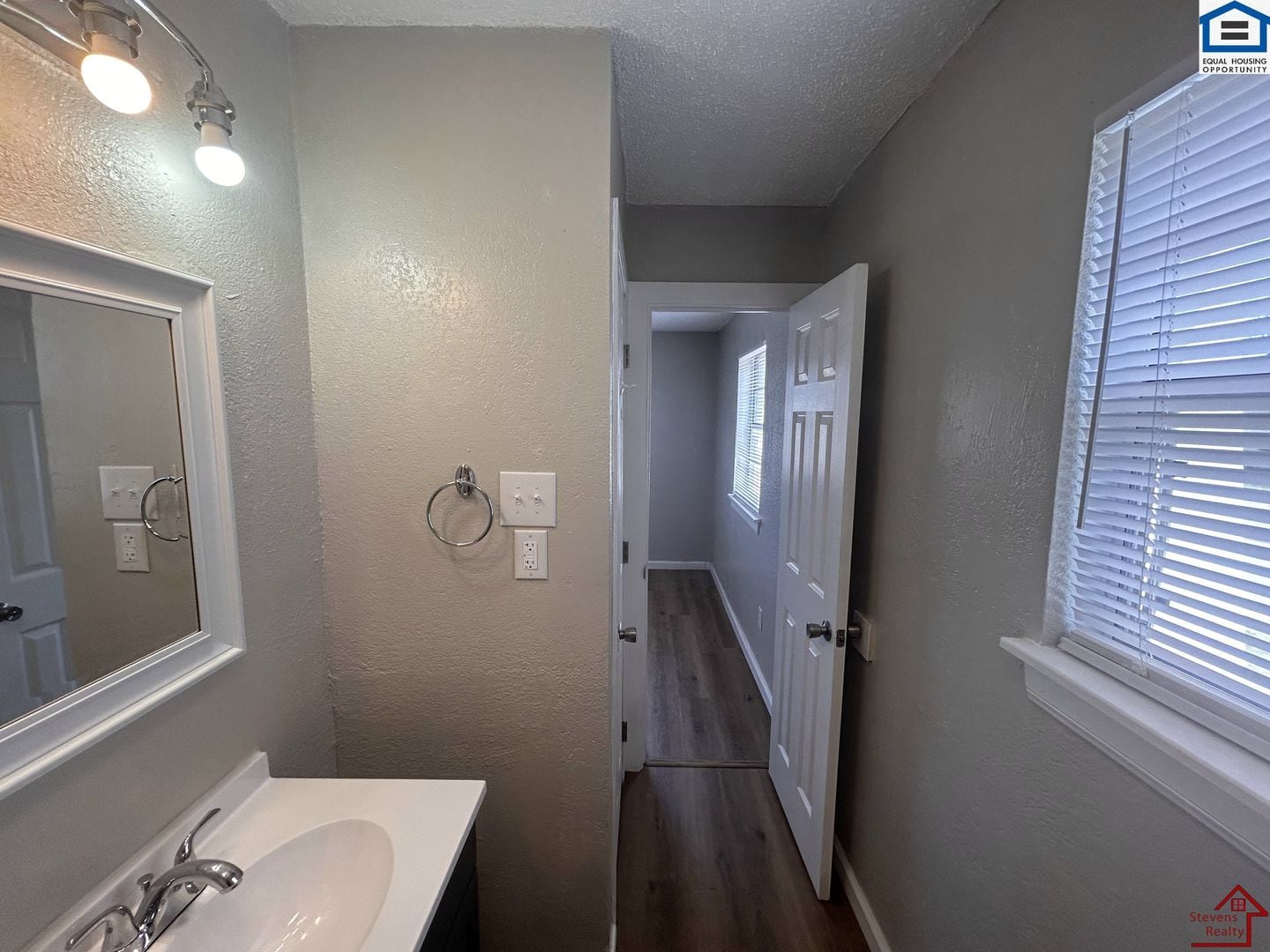 Building Photo - 1314 NW Irwin Ave