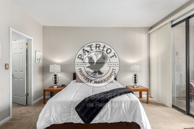 Building Photo - 9708 E Vía Linda