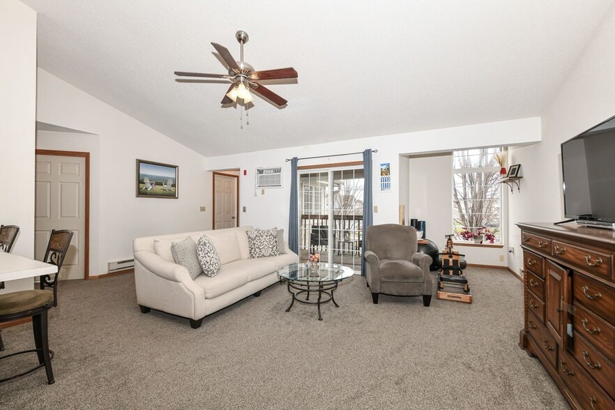 Building Photo - 505 Lawson School Rd