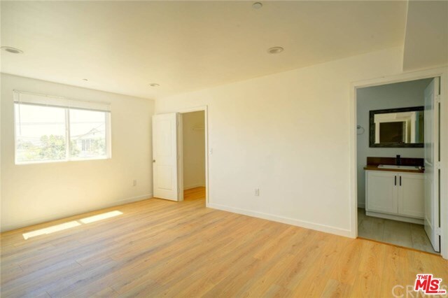 Building Photo - 965 S Lorena St