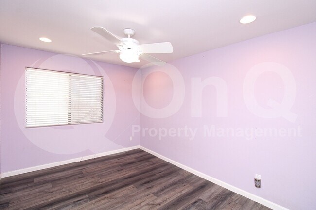 Building Photo - 4345 E Meadow Dr