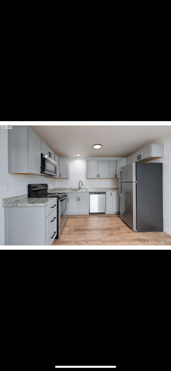 Building Photo - 3014 Drummond Ave