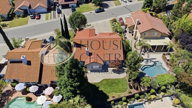 Building Photo - Beautiful Single Story Rental in the Heart of Folsom