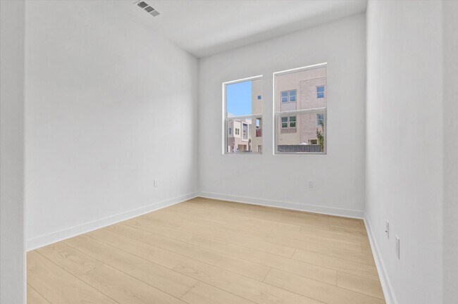 Building Photo - 1285 Hollyleaf Ter