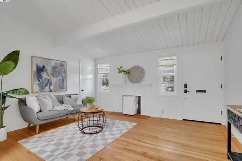 Building Photo - Charming 2-Bedroom Home for Rent