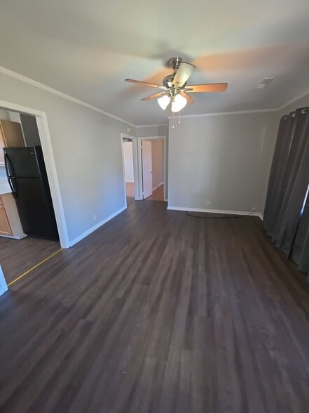 Building Photo - 117 Lynn Dr