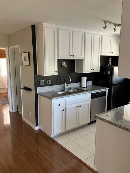 Building Photo - 2623 Antonio Dr