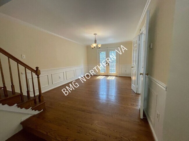 Building Photo - 2105 Kings Garden Way
