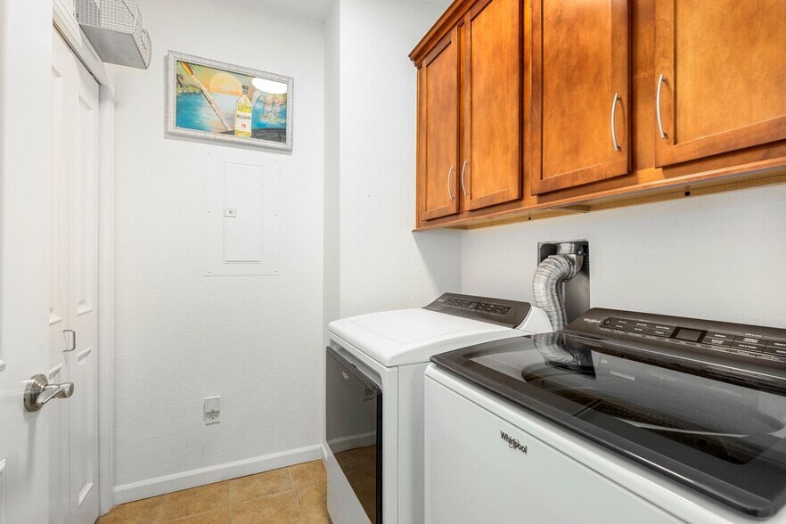 Building Photo - 7865 Vallagio Ln