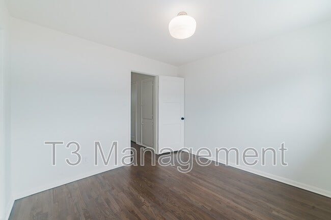 Building Photo - 1734 Serrano St