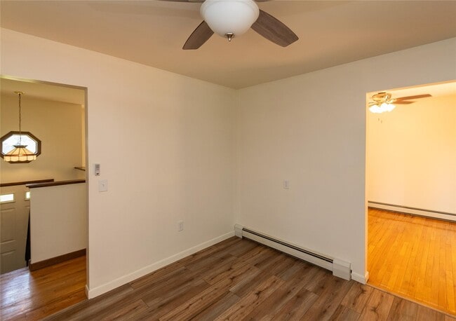 Building Photo - 5 Boxwood Close