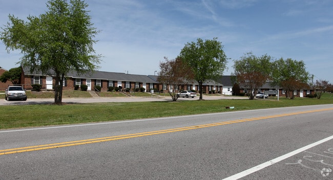 Primary Photo - Canterbury Apartments