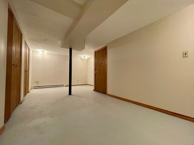 Building Photo - 268 Hartford Turnpike