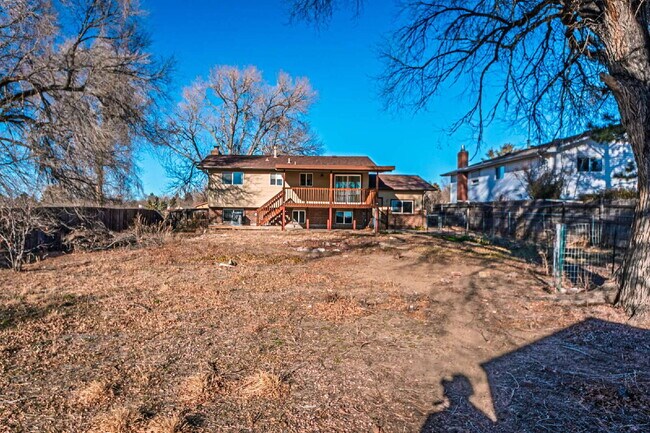 Building Photo - 5 bedrooms ,2 bathrooms and on 0.32 acres for rent