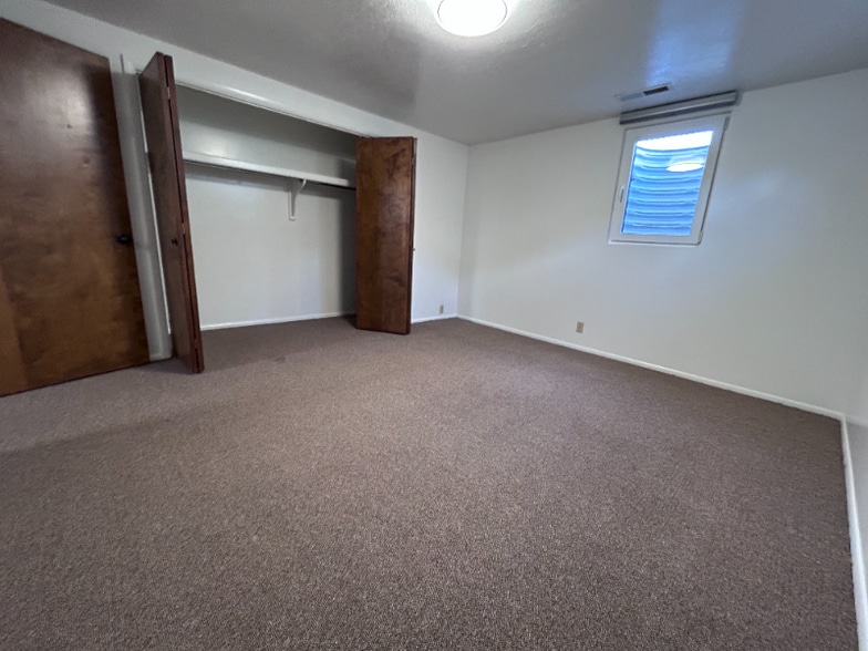 Building Photo - 438 Forest Vale Cir