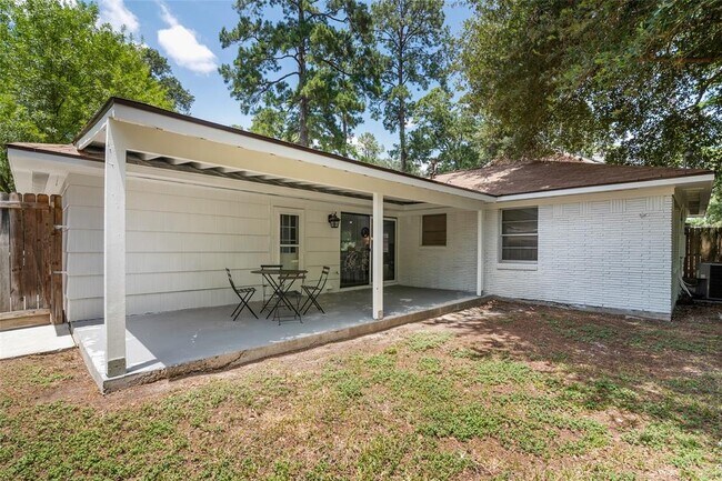 Building Photo - 6023 Pineshade Ln