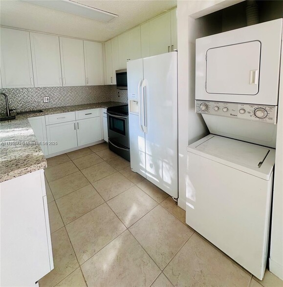 Building Photo - 1487 Springside Dr