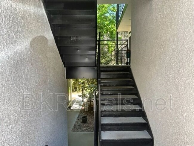 Building Photo - 1445 Monroe Dr NE