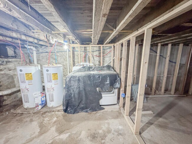 Building Photo - 2266 E Cambria St