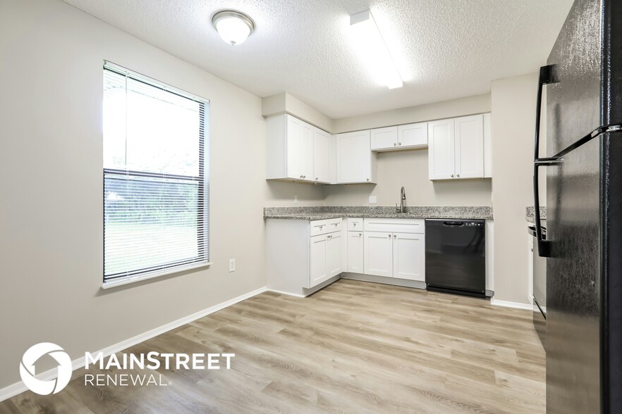 Building Photo - 20569 Tappan Zee Dr