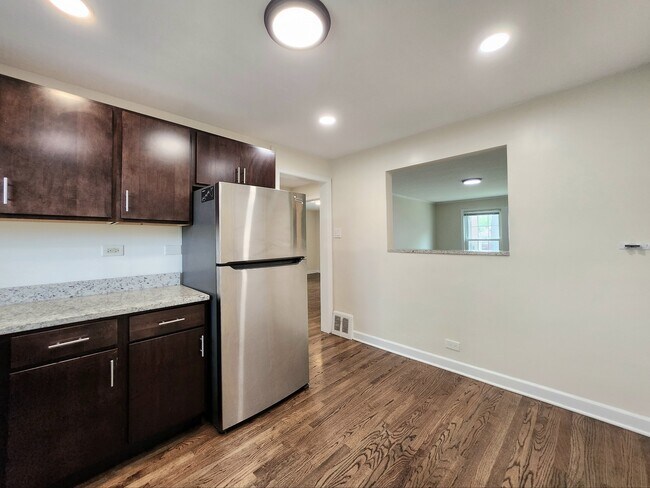 Building Photo - 4242 W Nelson St