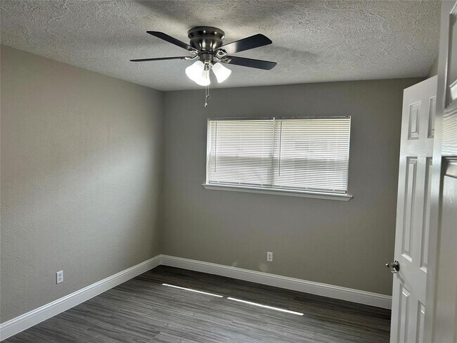 Building Photo - 1601 Washington Dr