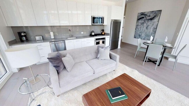 Building Photo - 42 W 33rd St