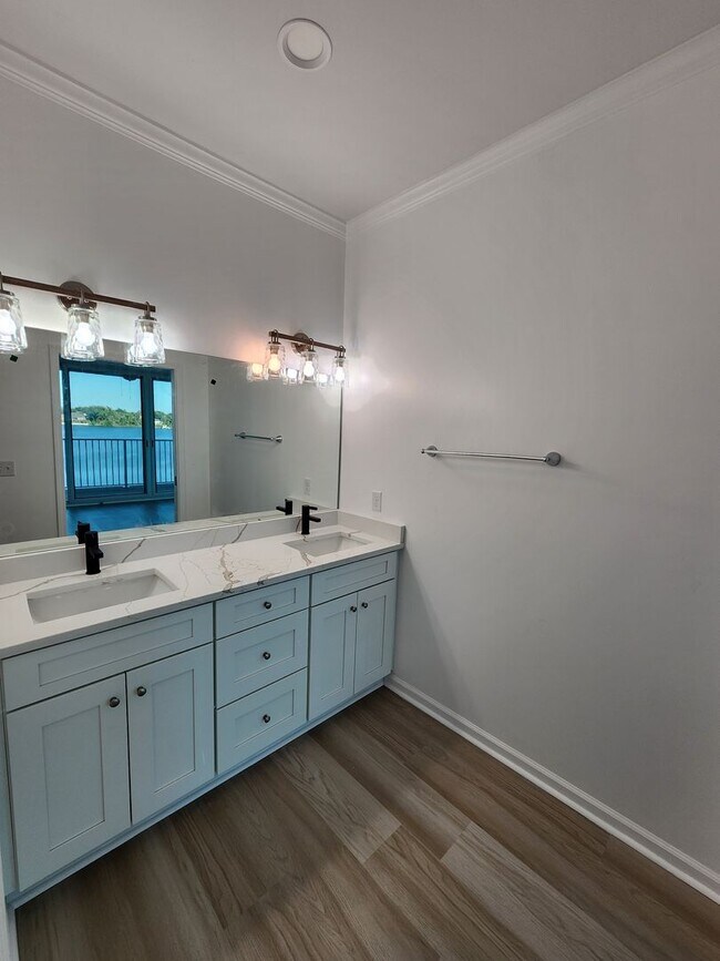 Building Photo - WATERFRONT ON WATSON BAYOU