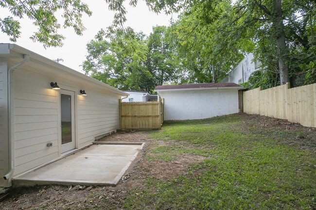 Building Photo - 1202 Jennings St