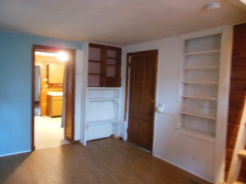 Building Photo - 17 N Bassett St