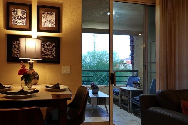 Building Photo - 270 E Flamingo Rd