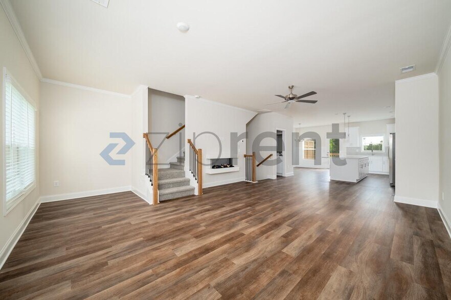 Building Photo - Unit Unit 4